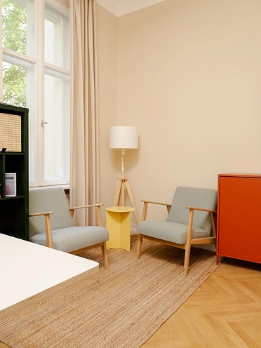Therapieraum mit Möbeln aus Designkonzept